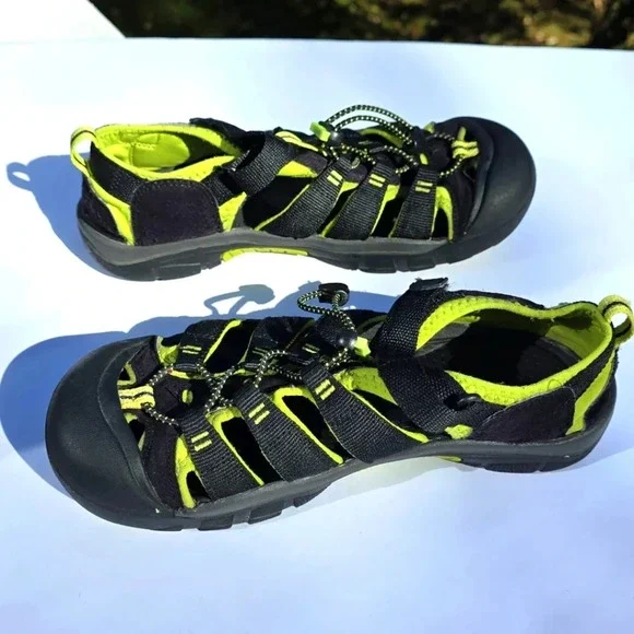 Keen Newport H2 Hiking Outdoors Water Sport Sandals Black Women 8-8.5 Big Kid 7 - Picture 4 of 12